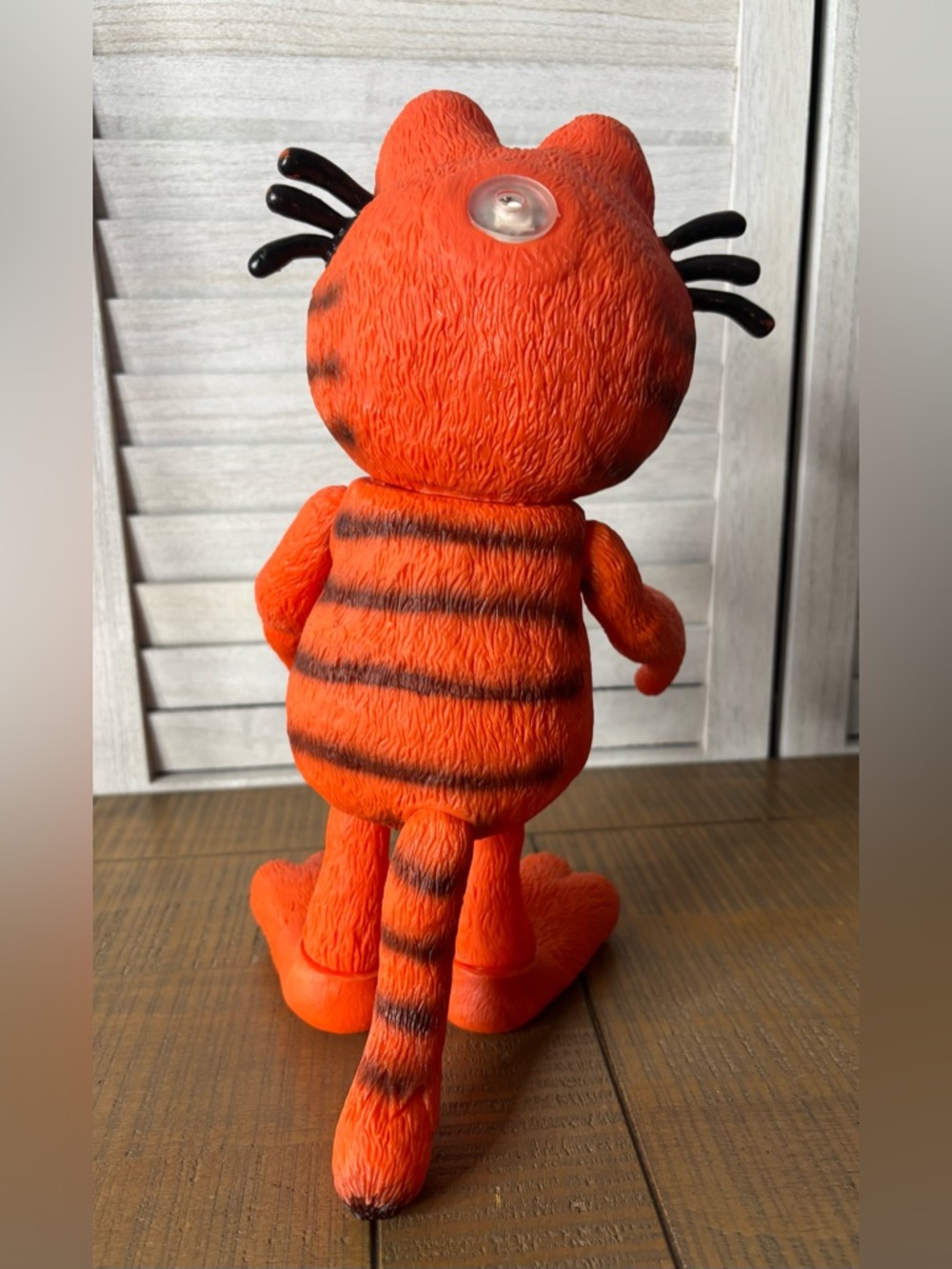 Custom Light-Up Garfield Figure - OOAK Art Piece Multiple Light Modes - Picture 8 of 13